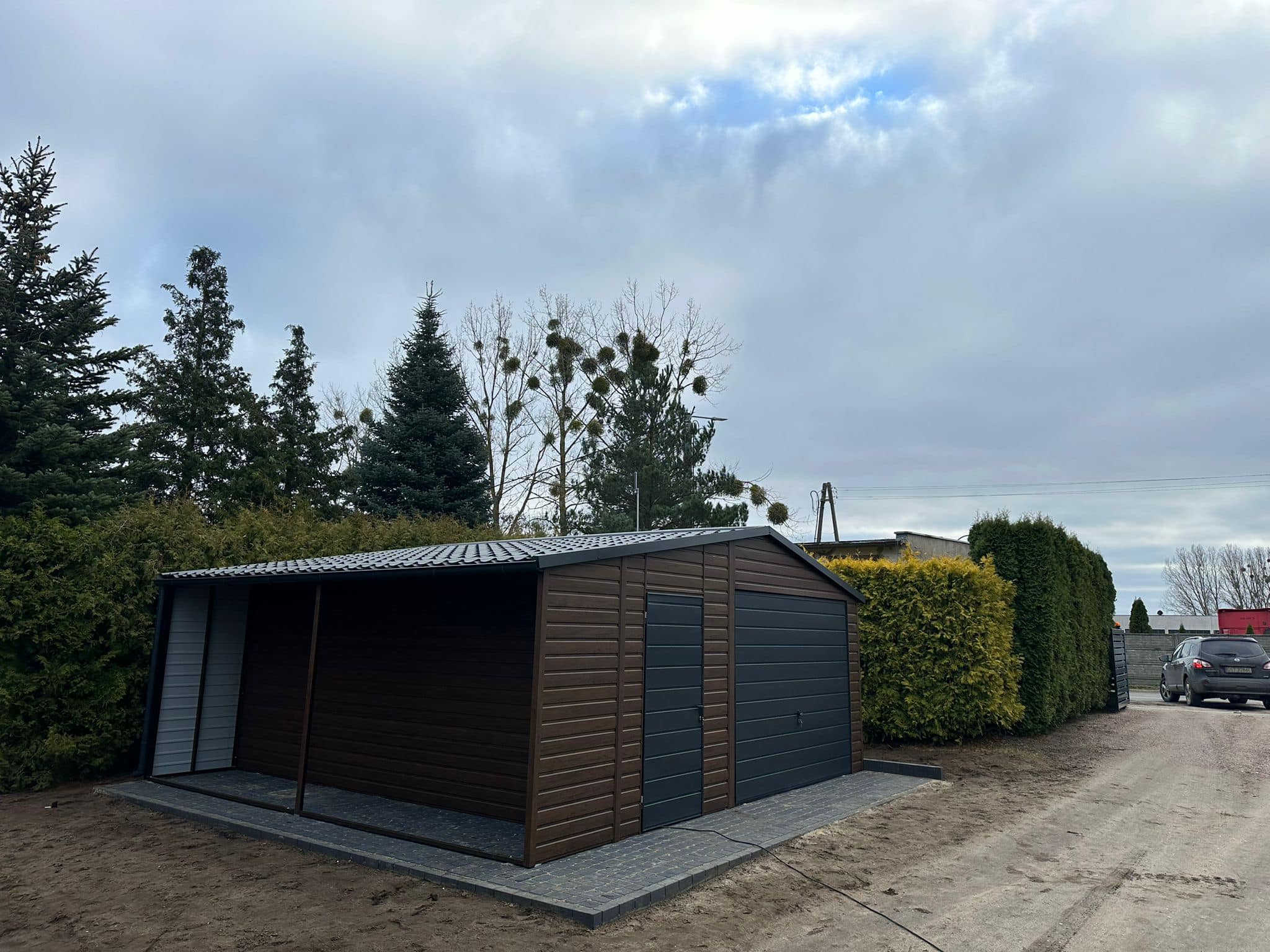 Garaż drewnopodobny 5 x 5,5 m + wiata 1 x 5,5 m ID- D16 - obrazek 4