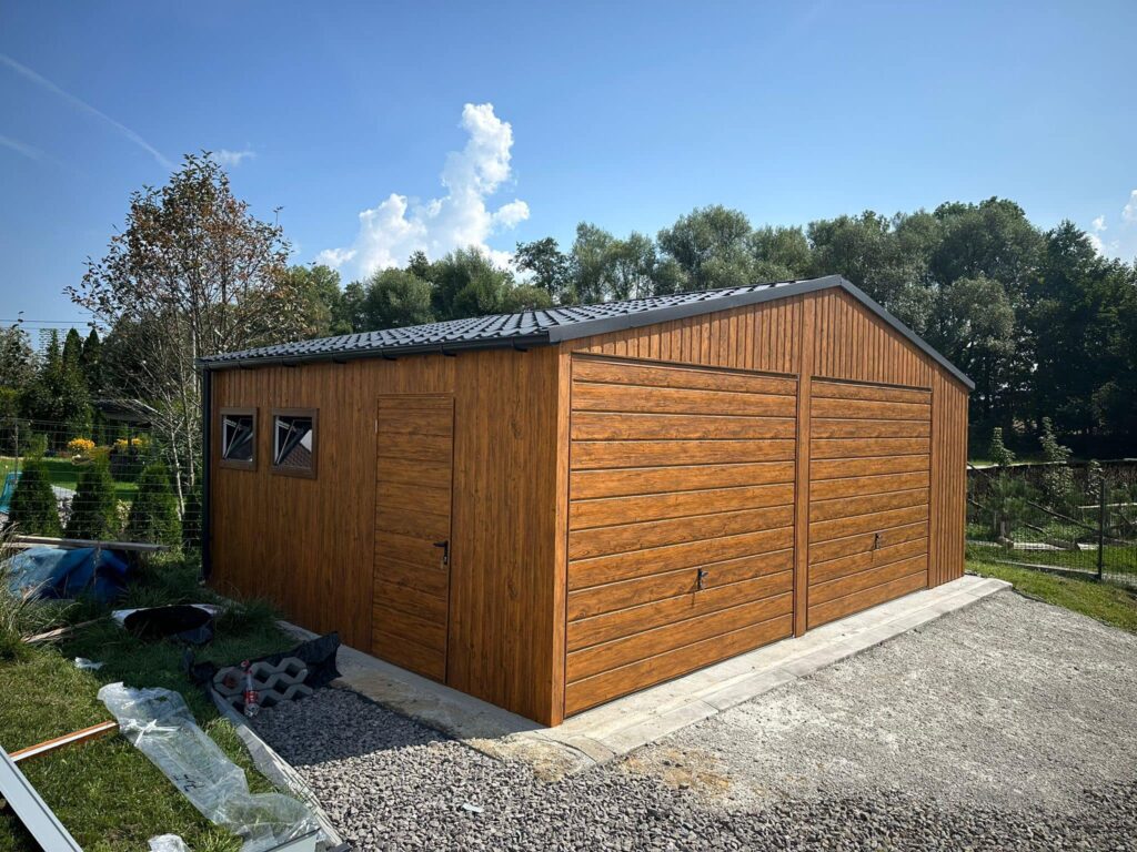 Garaż drewnopodobny 7x5m    ID- D27